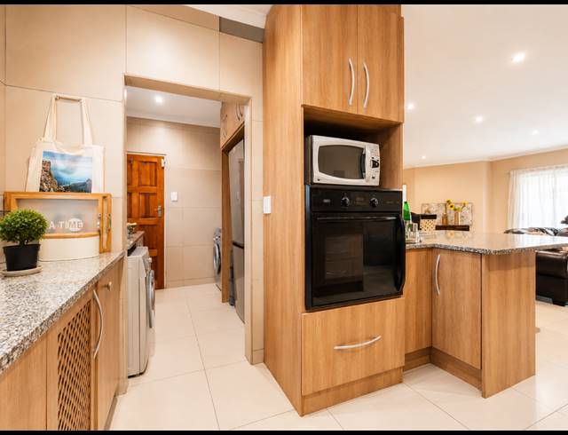 4 BEDROOM HOUSE FOR SALE IN THREE RIVERS EAST